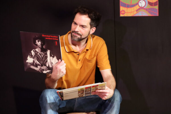 Florian Bender in ALL DAS SCHÖNE. © Laura Ritter