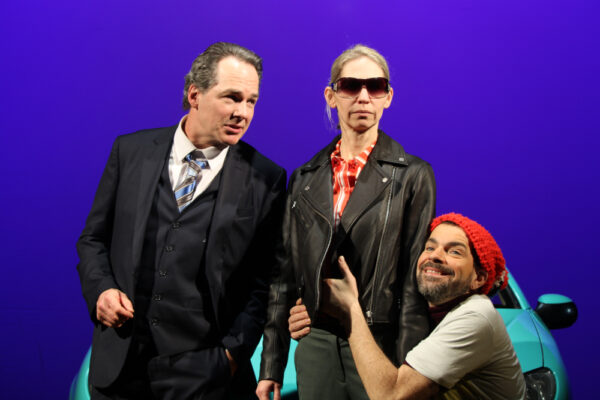 Gregor Eckert, Ivana Langmajer und Florian Bender in ACHTSAM MORDEN. © Laura Ritter