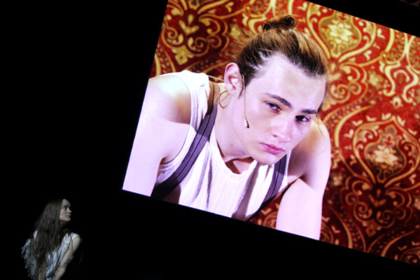 Katharina Hannappel und Niclas Kunder in MANHATTAN PROJECT. © Laura Ritter