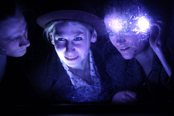 Niclas Kunder, Ivana Langmajer und Katharina Hannappel in MANHATTAN PROJECT. © Laura Ritter