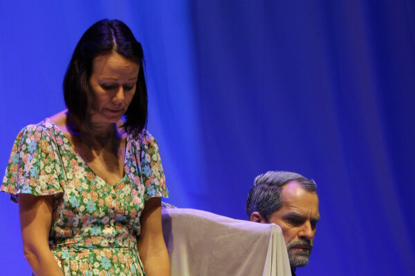 Edina Hojas und Florian Bender in HERZFADEN © Laura Ritter