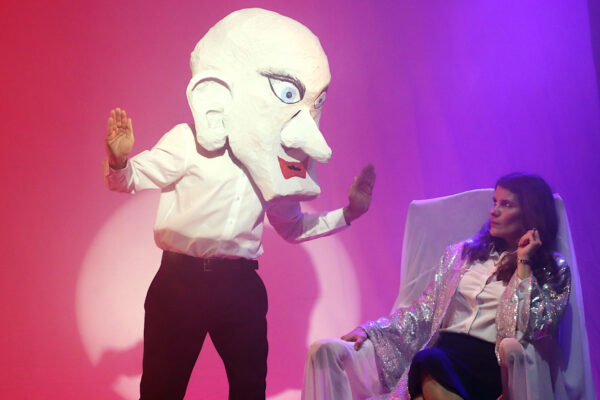 Florian Bender und Rosana Cleve in HERZFADEN. © Laura Ritter