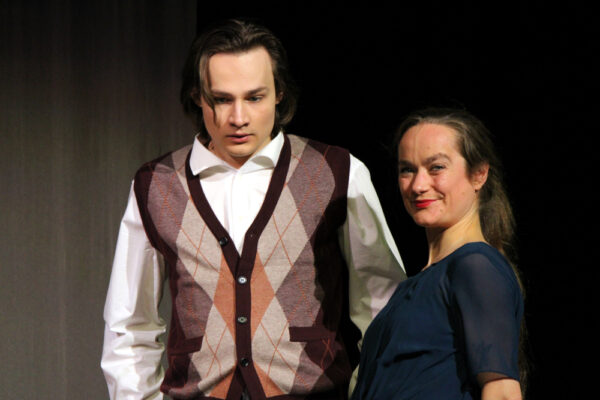 Niclas Kunder und Katharina Hannappel in DER TRAFIKANT. © Laura Ritter