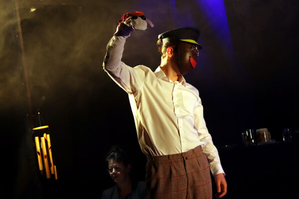 Stephanie Rave und Niclas Kunder in HERZFADEN. © Laura Ritter