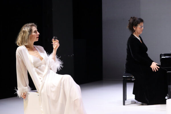 Ivana Langmajer und Stephanie Rave in DER TEUFEL UND DIE DIVA. © Laura Ritter