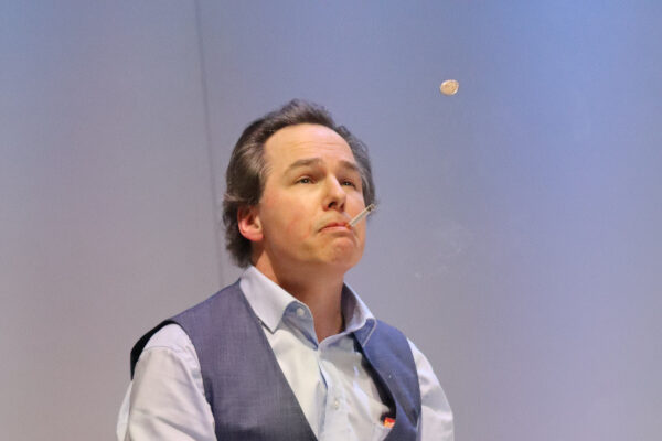 Gregor Eckert in ACHTERBAHN. © Tanja Weidner