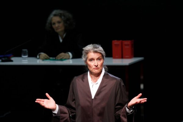Monika Hess-Zanger und Marion Mainka in TERROR. © Klaus Lefebvre