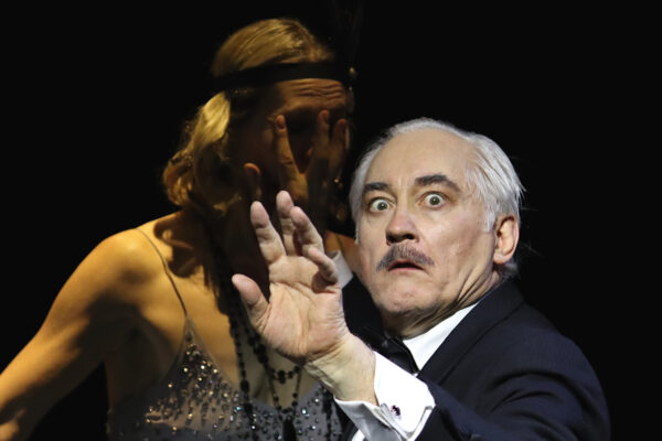 Ivana Langmajer und Jürgen Lorenzen in MARIO UND DER ZAUBERER. © Laura Ritter