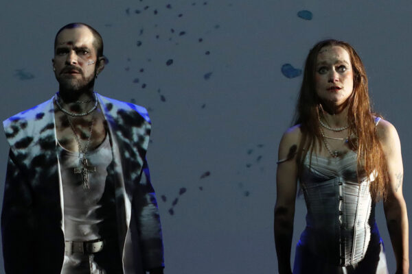 Florian Bender und Katharina Hannappel in PUTSCH. © Laura Ritter Florian Bender und Katharina Hannappel in PUTSCH. © Laura Ritter