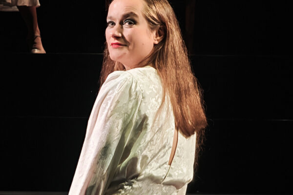 Katharina Hannappel in MARIO UND DER ZAUBERER. © Laura Ritter