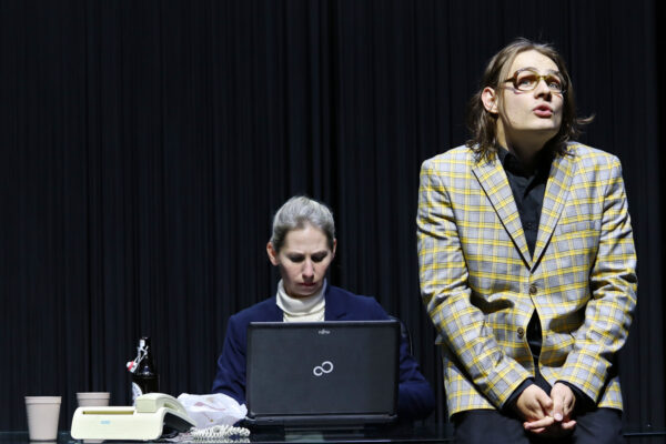 Ivana Langmajer und Niclas Kunder in PUTSCH. © Laura Ritter