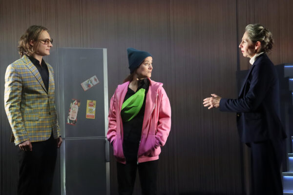 Niclas Kunder, Katharina Hannappel und Ivana Langmajer in PUTSCH. © Laura Ritter Niclas Kunder, Katharina Hannappel und Ivana Langmajer in PUTSCH. © Laura Ritter