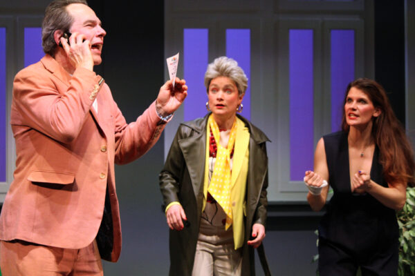 Gregor Eckert, Katharina Hannappel und Rosana Cleve in NEIN ZUM GELD! © Tanja Weidner