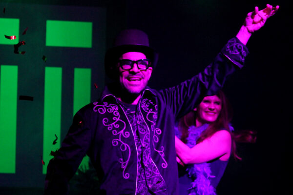 Florian Bender und Rosana Cleve in NEIN ZUM GELD! © Tanja Weidner