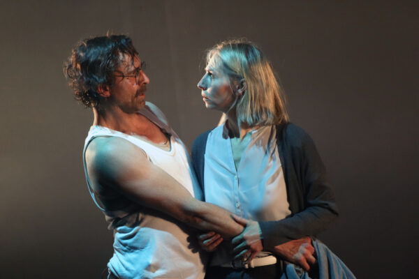 Markus Hennes und Ivana Langmajer in NUR NACHTS. © Laura Ritter