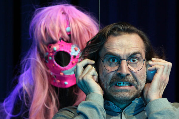 Katharina Hannappel und Markus Hennes in NUR NACHTS. © Lea Schulte-Hillen