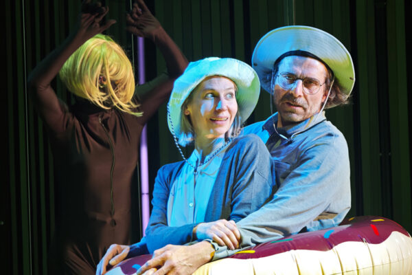 Katharina Hannappel, Ivana Langmajer und Markus Hennes in NUR NACHTS. © Laura Ritter