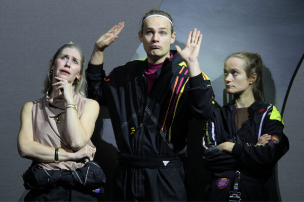 Ivana Langmajer, Niclas Kunder und Katharina Hannappel in JEEPS © Lea Schulte-Hillen