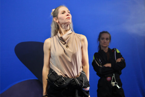 Ivana Langmajer und Katharina Hannappel in JEEPS © Lea Schulte-Hillen
