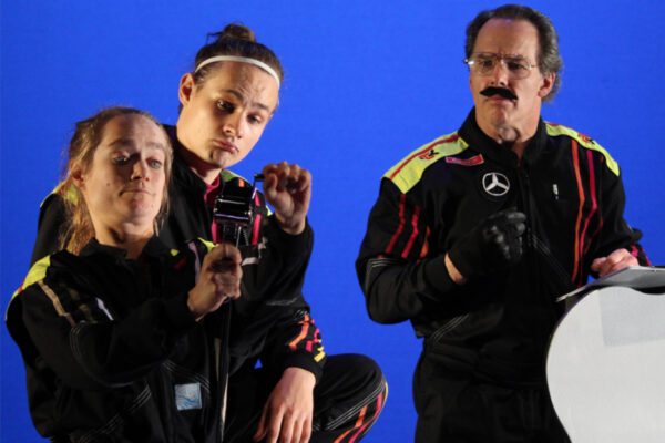 Katharina Hannappel, Niclas Kunder und Gregor Eckert in JEEPS © Lea Schulte-Hillen